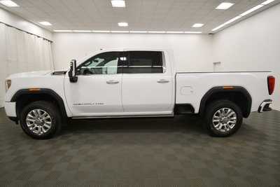 2022 GMC 2500 Crew Cab, $61999. Photo 4