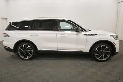 2022 Lincoln Aviator, $39437. Photo 9