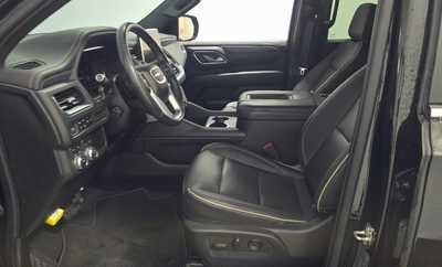 2022 GMC Yukon XL, $58995. Photo 3