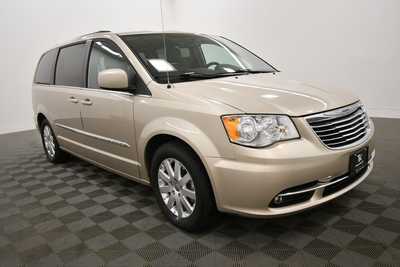 2014 Chrysler Town & Country, $10559. Photo 10