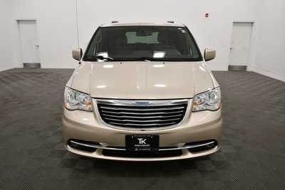 2014 Chrysler Town & Country, $10559. Photo 11