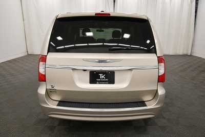 2014 Chrysler Town & Country, $10559. Photo 6