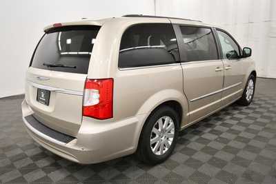 2014 Chrysler Town & Country, $10559. Photo 8