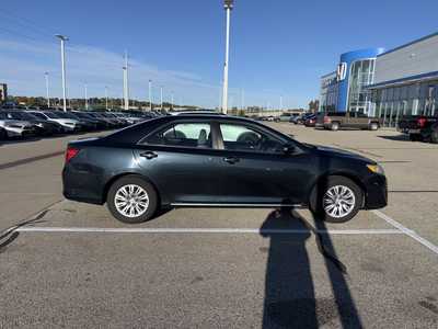 2014 Toyota Camry, $10999. Photo 5