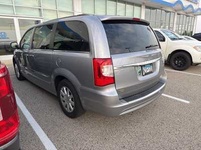 2016 Chrysler Town & Country, $8999. Photo 3