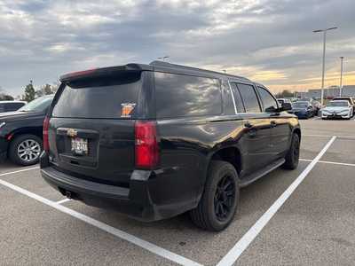 2019 Chevrolet Suburban, $18999. Photo 2