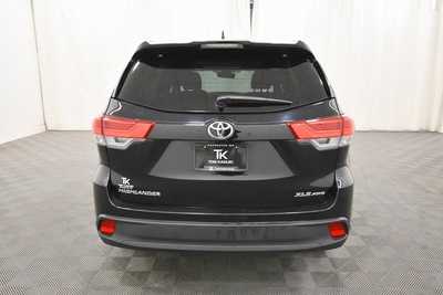2019 Toyota Highlander, $27836. Photo 6