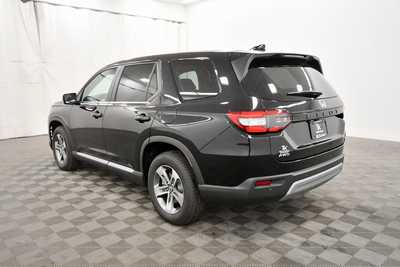 2025 Honda Pilot, $47095. Photo 5