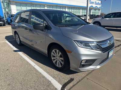 2018 Honda Odyssey, $16999. Photo 2