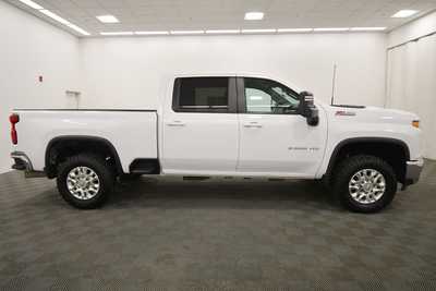 2023 Chevrolet 2500 Crew Cab, $49999. Photo 9