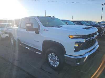 2024 Chevrolet 3500 Crew Cab, $58999. Photo 2