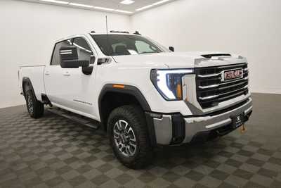 2024 GMC 3500 Crew Cab, $59999. Photo 9
