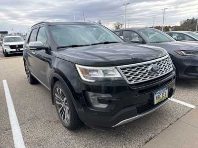 2016 Ford Explorer, $13999. Photo 2