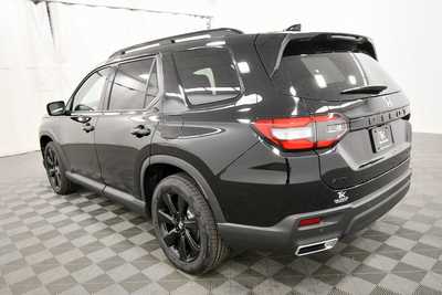 2025 Honda Pilot, $56075. Photo 5