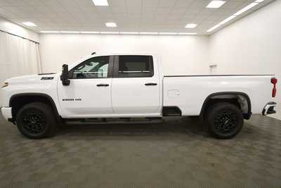 2024 Chevrolet 2500 Crew Cab, $48999. Photo 4