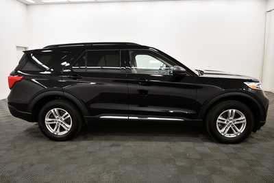 2023 Ford Explorer, $30499. Photo 9