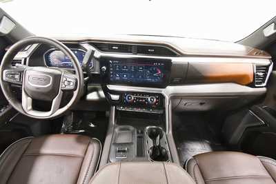 2024 GMC 2500 Crew Cab, $69999. Photo 3