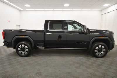 2024 GMC 2500 Crew Cab, $69999. Photo 9