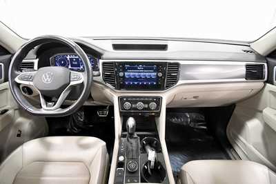 2023 Volkswagen Atlas, $33499. Photo 3