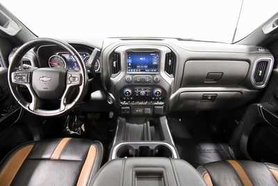 2021 Chevrolet 2500 Crew Cab, $54999. Photo 3