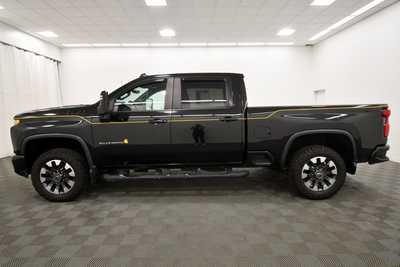 2021 Chevrolet 2500 Crew Cab, $54999. Photo 4