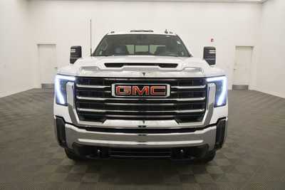 2024 GMC 2500 Crew Cab, $54999. Photo 11