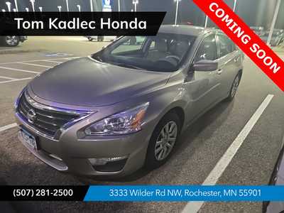 2015 Nissan Altima, $9999. Photo 1