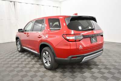 2025 Honda Pilot, $47505. Photo 5