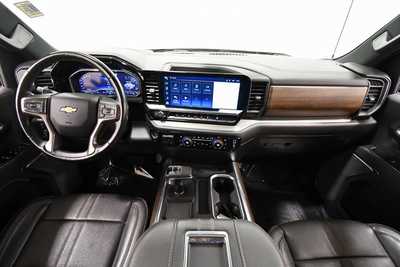 2022 Chevrolet 1500 Crew Cab, $46999. Photo 3