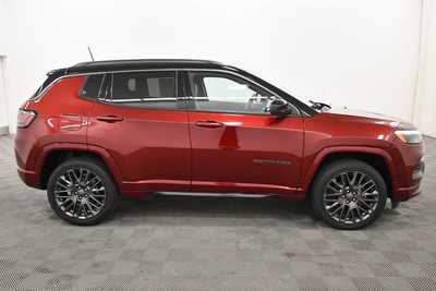 2022 Jeep Compass, $22249. Photo 9
