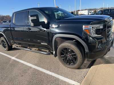 2019 GMC 1500 Crew Cab, $28999. Photo 2