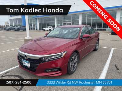 2018 Honda Accord, $22999. Photo 1