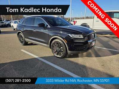 2020 Lincoln Nautilus, $29999. Photo 1