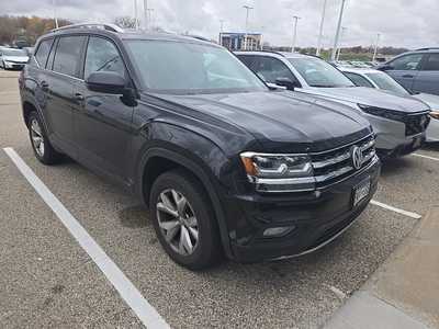 2018 Volkswagen Atlas, $13999. Photo 2