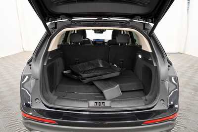 2023 Lincoln Corsair, $36499. Photo 7