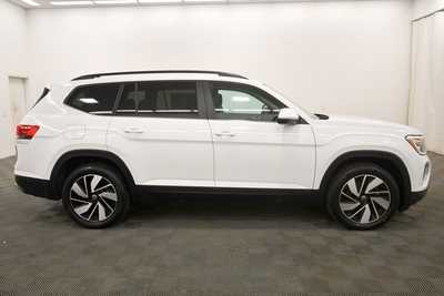 2024 Volkswagen Atlas, $32499. Photo 9