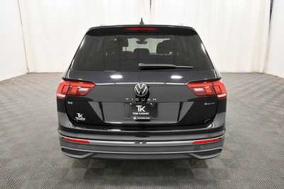2022 Volkswagen Tiguan, $20999. Photo 6