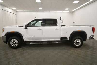 2023 GMC 2500 Crew Cab, $50999. Photo 4