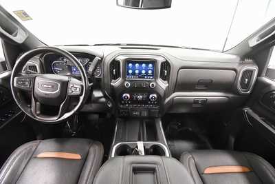 2021 GMC 2500 Crew Cab, $55999. Photo 3