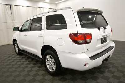 2018 Toyota Sequoia, $17999. Photo 4