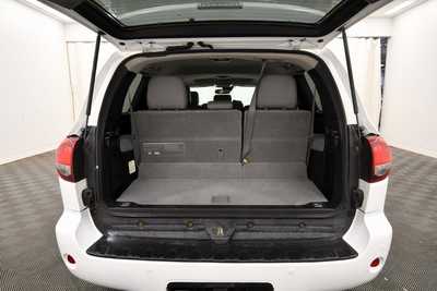 2018 Toyota Sequoia, $17999. Photo 6