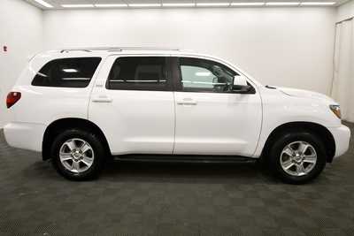 2018 Toyota Sequoia, $17999. Photo 8