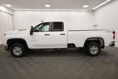 2023 Chevrolet 2500 Ext Cab, $46999. Photo 4