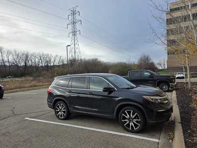 2020 Honda Pilot, $23999. Photo 2