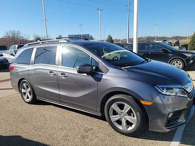 2018 Honda Odyssey, $24999. Photo 2