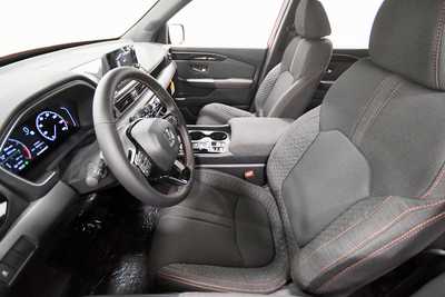 2025 Honda Pilot, $44250. Photo 11