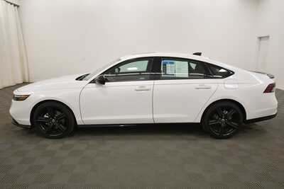 2023 Honda Accord, $27499. Photo 4