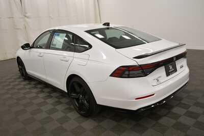 2023 Honda Accord, $27499. Photo 5