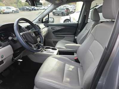 2022 Honda Pilot, $34999. Photo 3