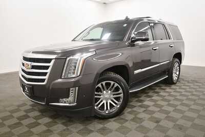 2018 Cadillac Escalade, $26499. Photo 2